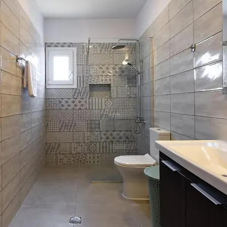 Ilios 3 Bedroom With Sea View In Town Skala (Kefalonia)