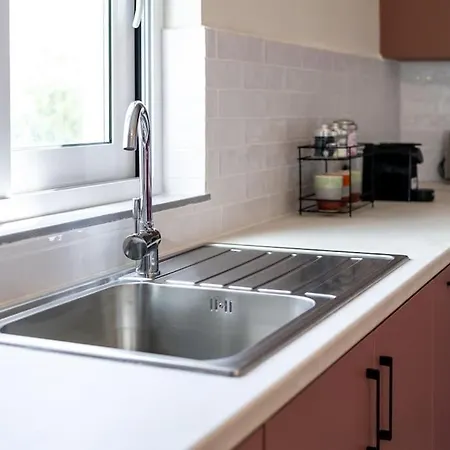 Ilios 3 Bedroom With Sea View In Town Lejlighed *